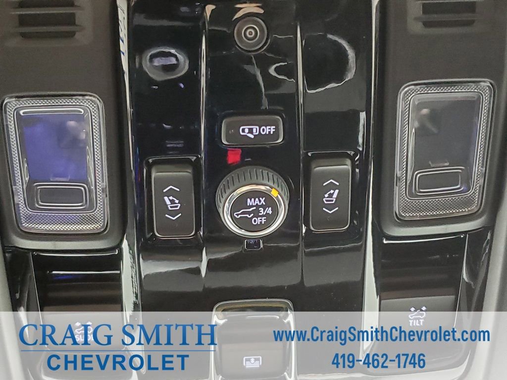 Used 2025 Cadillac Escalade Sport Platinum w/ LPO, ONYX Package image 33