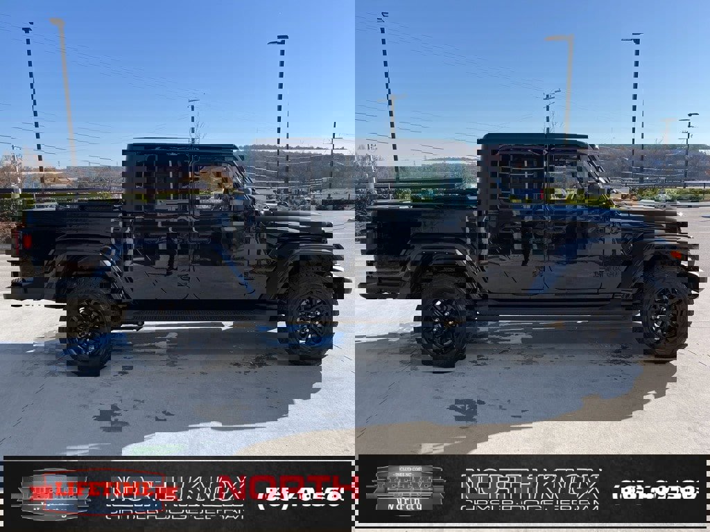 Used 2021 Jeep Gladiator Sport image 21