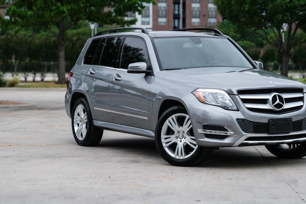 Used 2014 Mercedes-Benz GLK 250 BlueTEC 4MATIC image 2