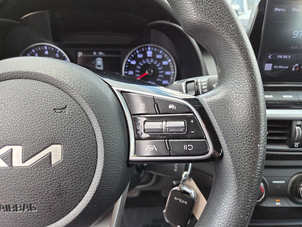 Used 2022 Kia Forte LXS w/ LXS Technology Package image 27