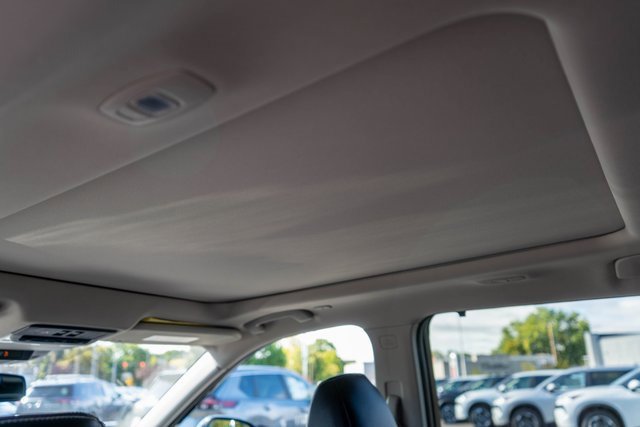 Used 2023 Nissan Rogue SL w/ SL Premium Package image 14