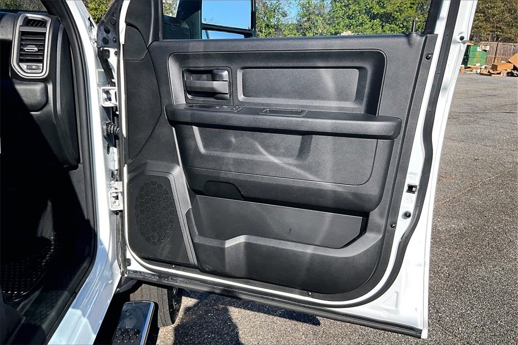 Used 2024 RAM 5500 Tradesman w/ Chrome Appearance Group image 24