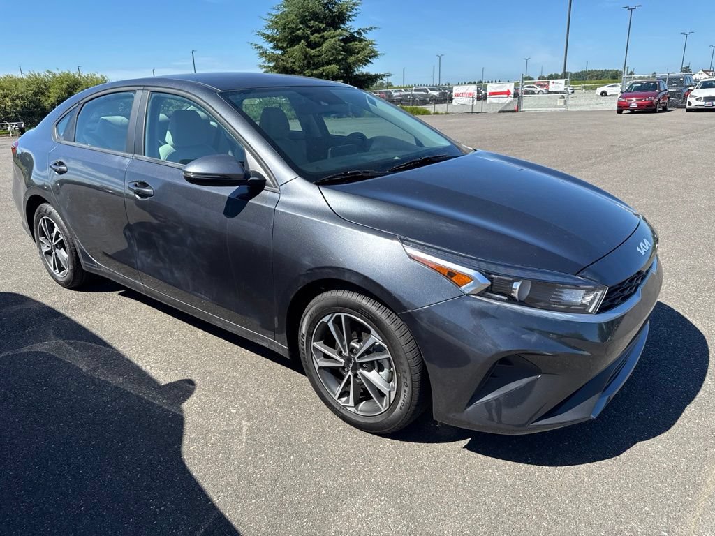Used 2023 Kia Forte LXS w/ LXS Technology Package FWD image 7