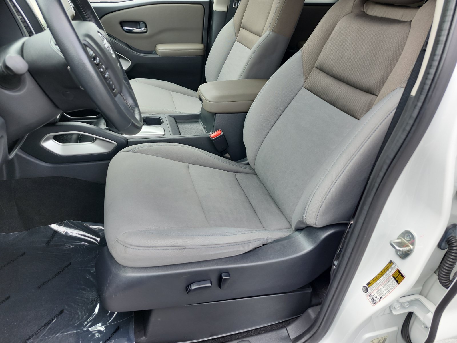 Used 2022 Nissan Frontier SV AWD/4WD image 9