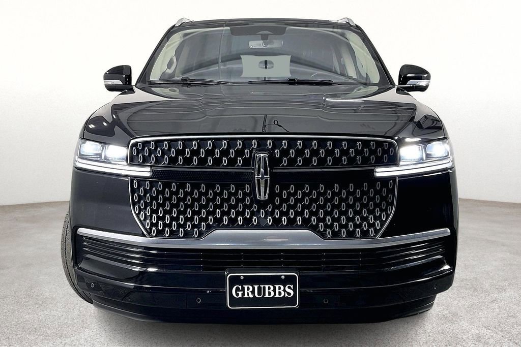 Used 2025 Lincoln Navigator Reserve AWD/4WD image 5
