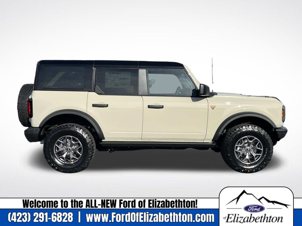 New 2025 Ford Bronco Badlands image 2