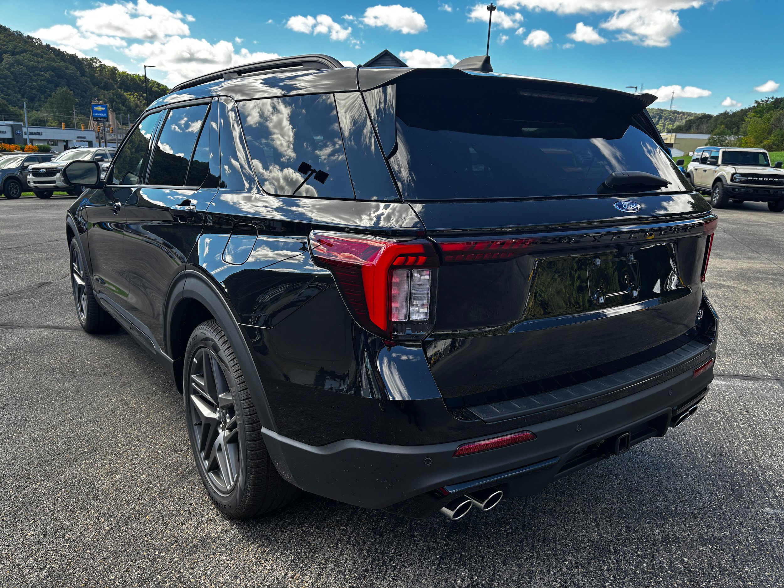 New 2026 Ford Explorer ST w/ Sun And Sound Package AWD/4WD image 5