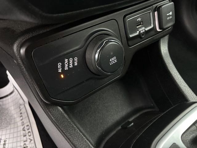 Used 2021 Jeep Renegade Latitude image 25