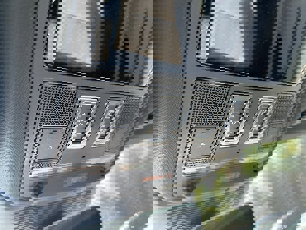 New 2026 Land Rover Range Rover Evoque S image 21