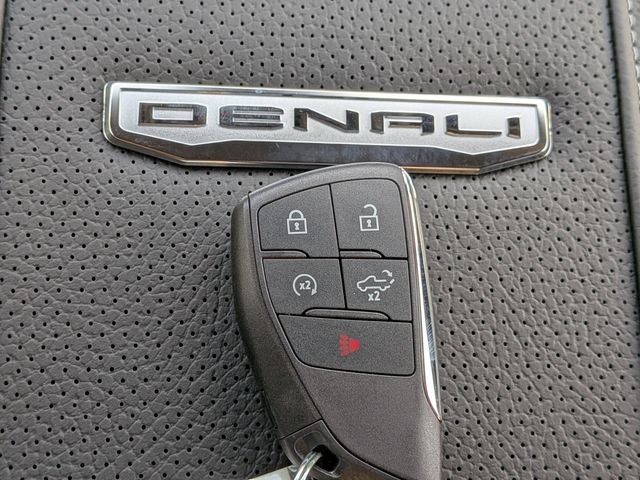 New 2026 GMC Sierra 2500 Denali w/ Denali Reserve Package AWD/4WD image 32
