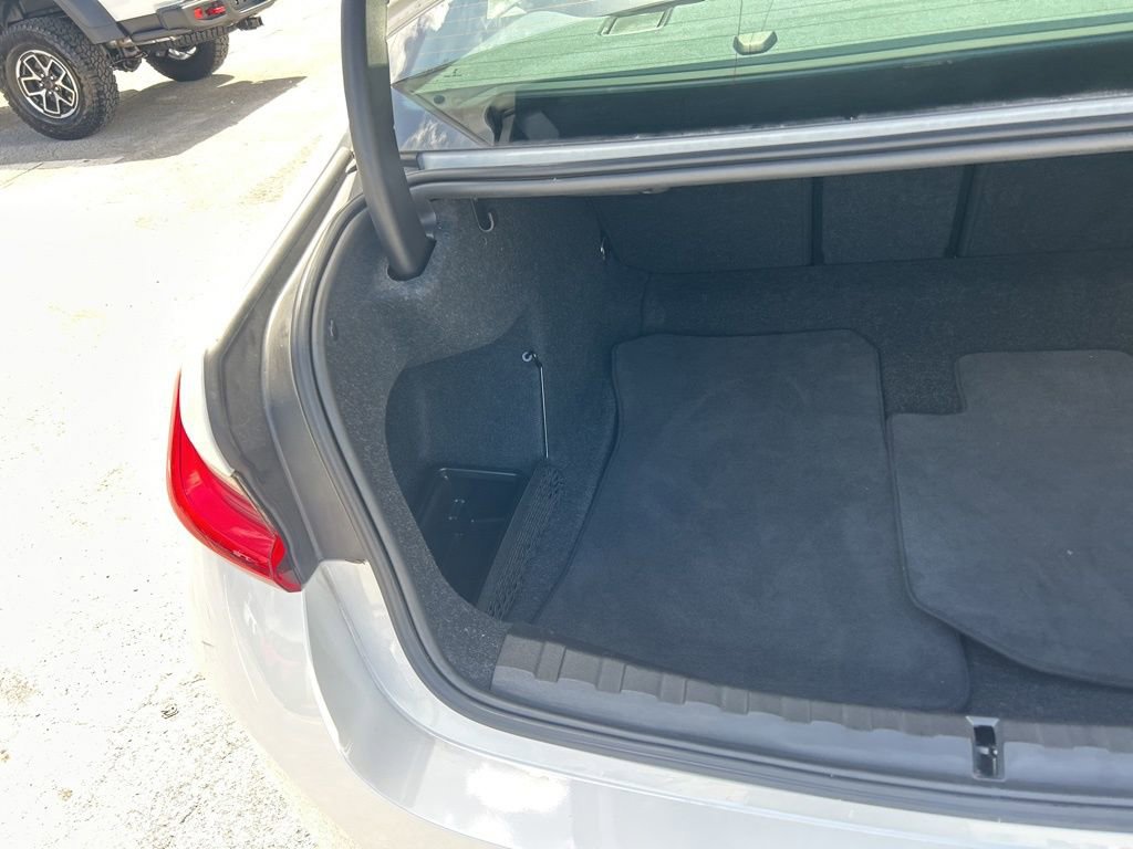 Used 2025 BMW 330i xDrive Sedan image 30