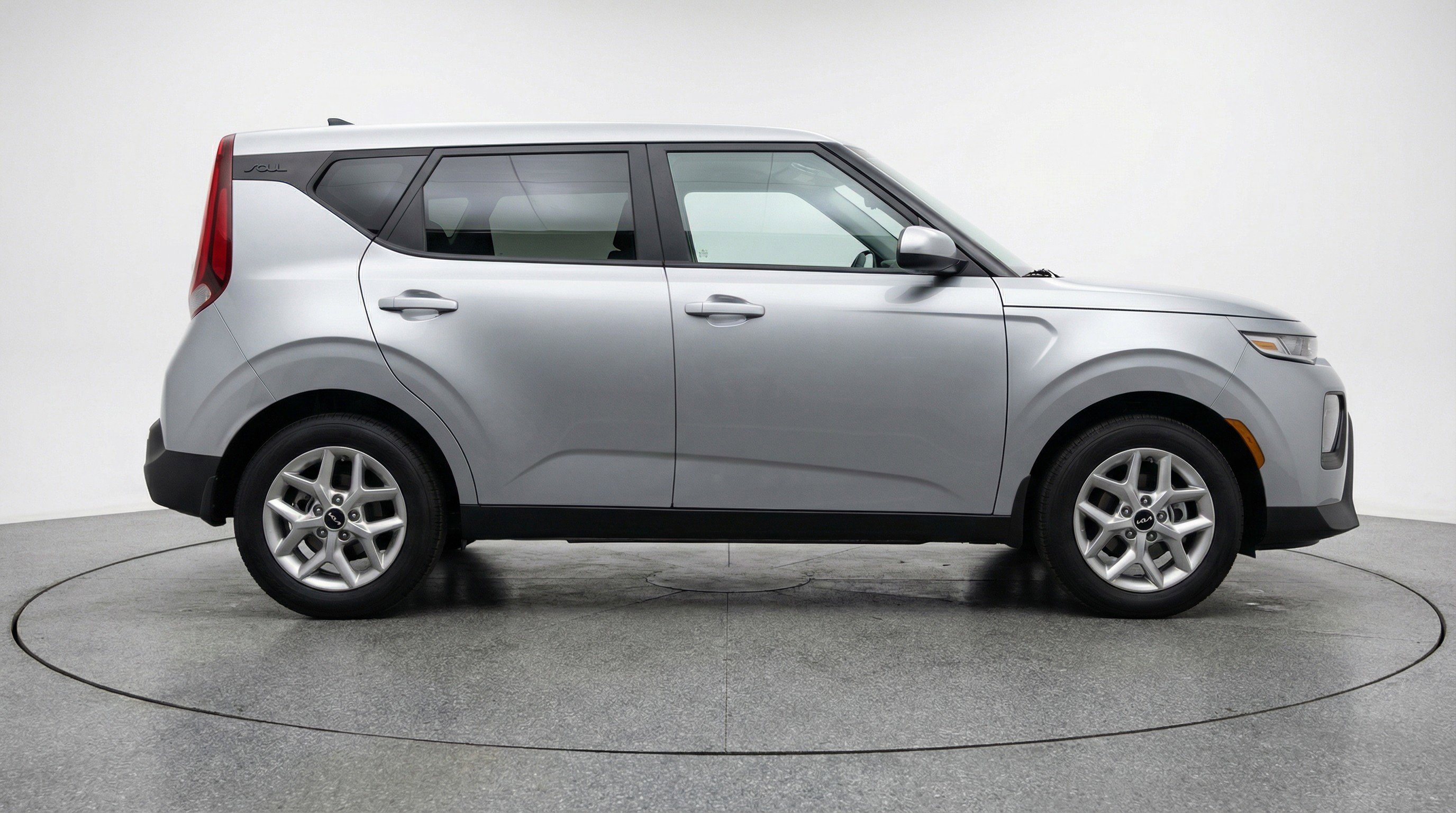 Used 2025 Kia Soul LX w/ LX Technology Package image 11