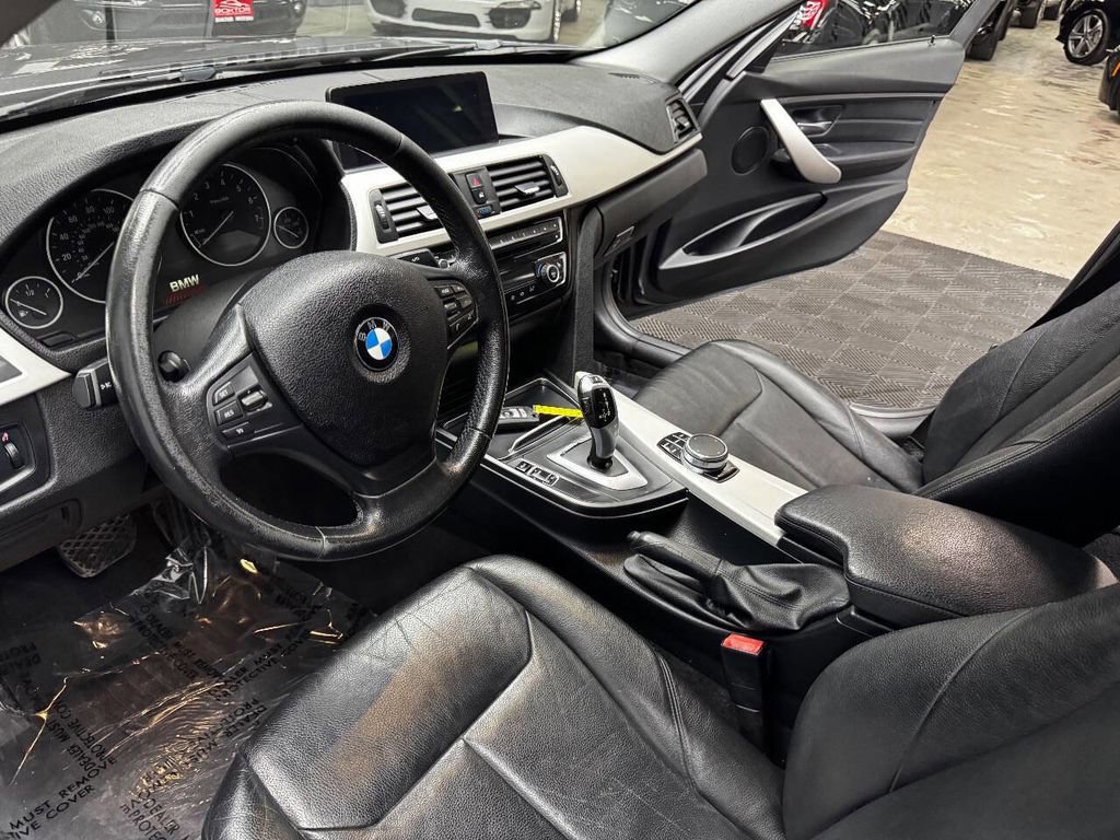 Used 2018 BMW 320i xDrive Sedan image 31