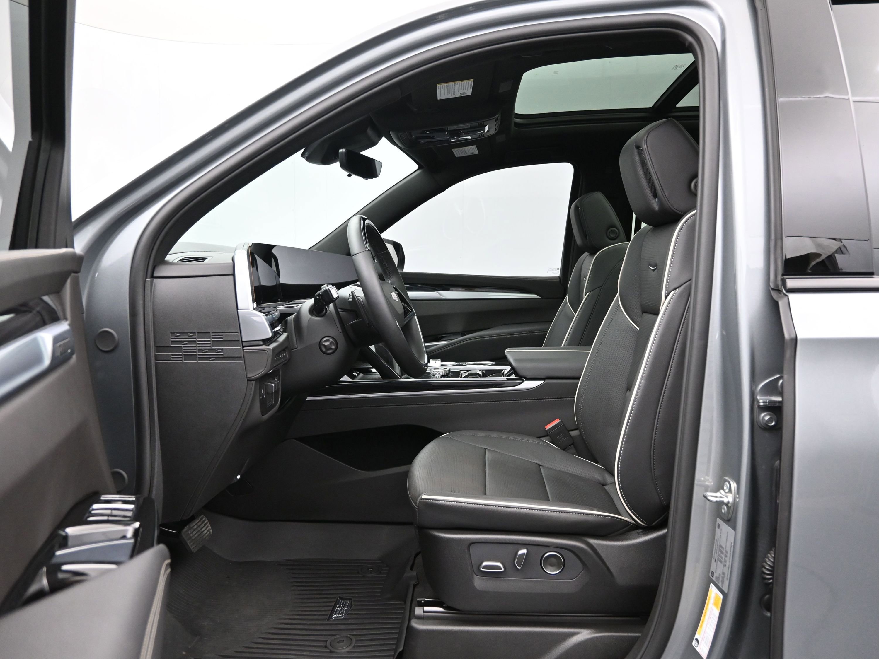 Used 2026 Cadillac Escalade Sport w/ Touring Package AWD/4WD image 9