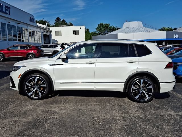 Used 2022 Volkswagen Tiguan SEL R-Line AWD/4WD image 8