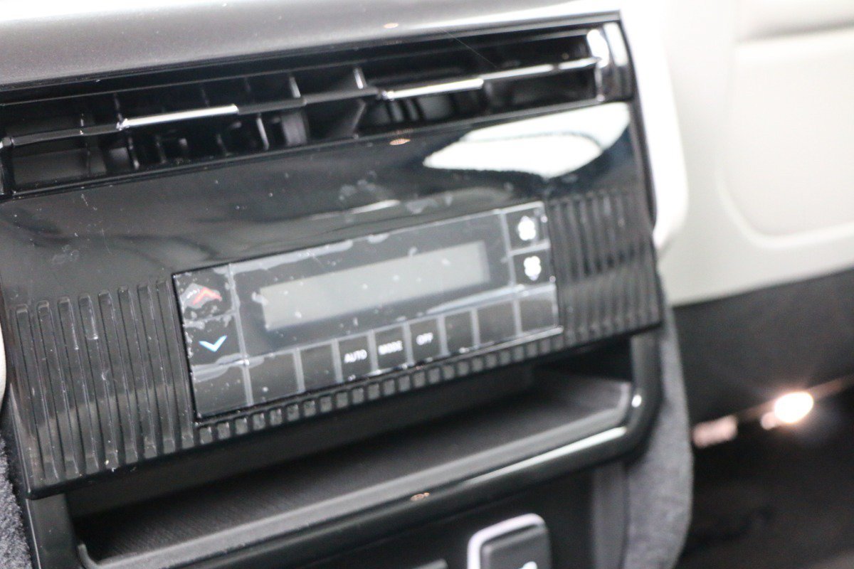 Used 2023 Jeep Wagoneer 2WD image 32