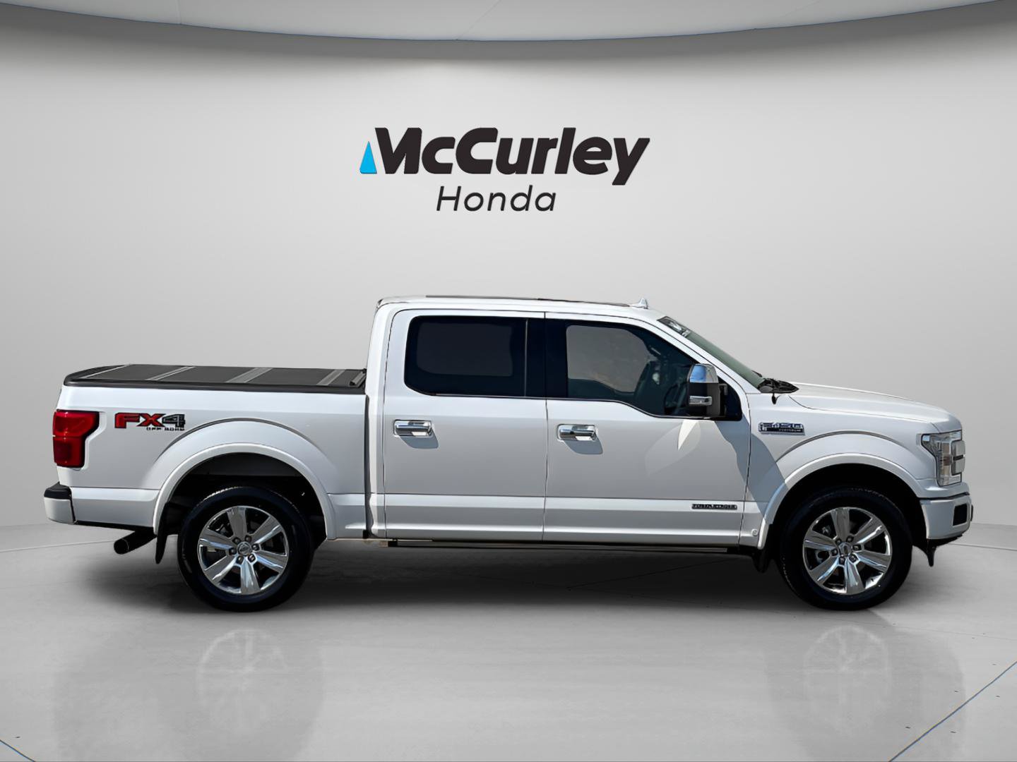 Used 2018 Ford F150 Platinum w/ Equipment Group 701A Luxury AWD/4WD image 2