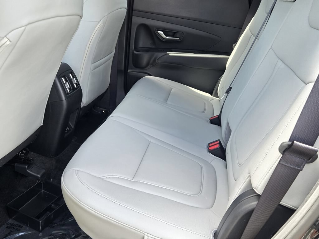 Certified 2026 Hyundai Santa Cruz SEL FWD image 11