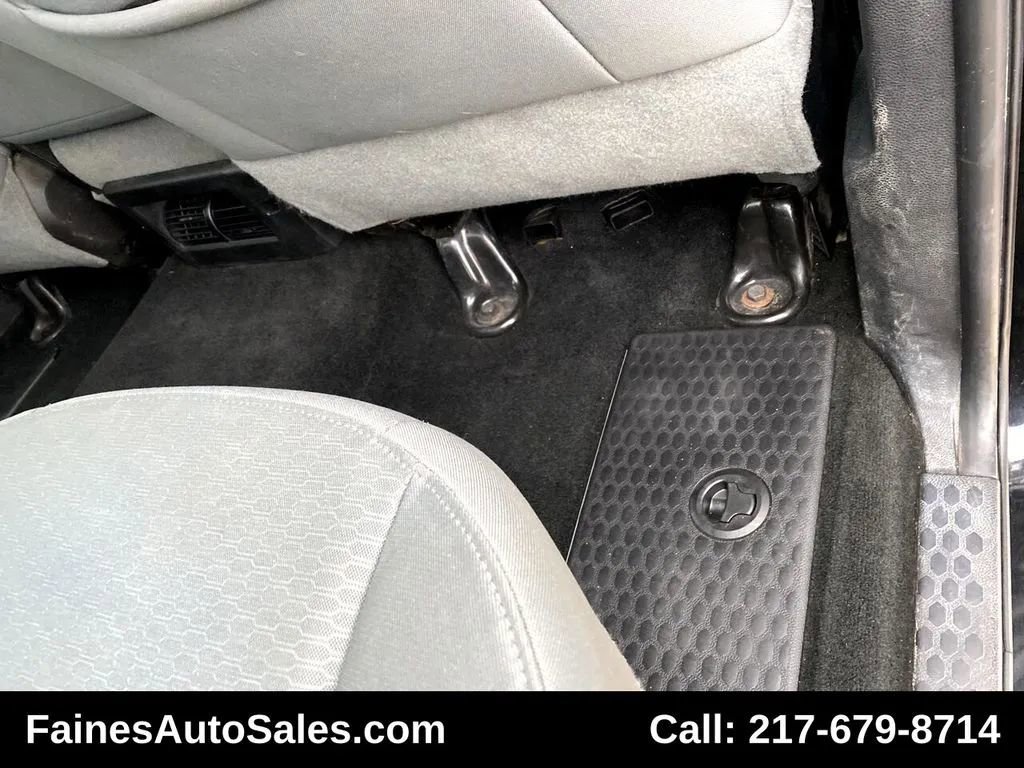 Used 2014 RAM 2500 Tradesman w/ Chrome Appearance Group image 14