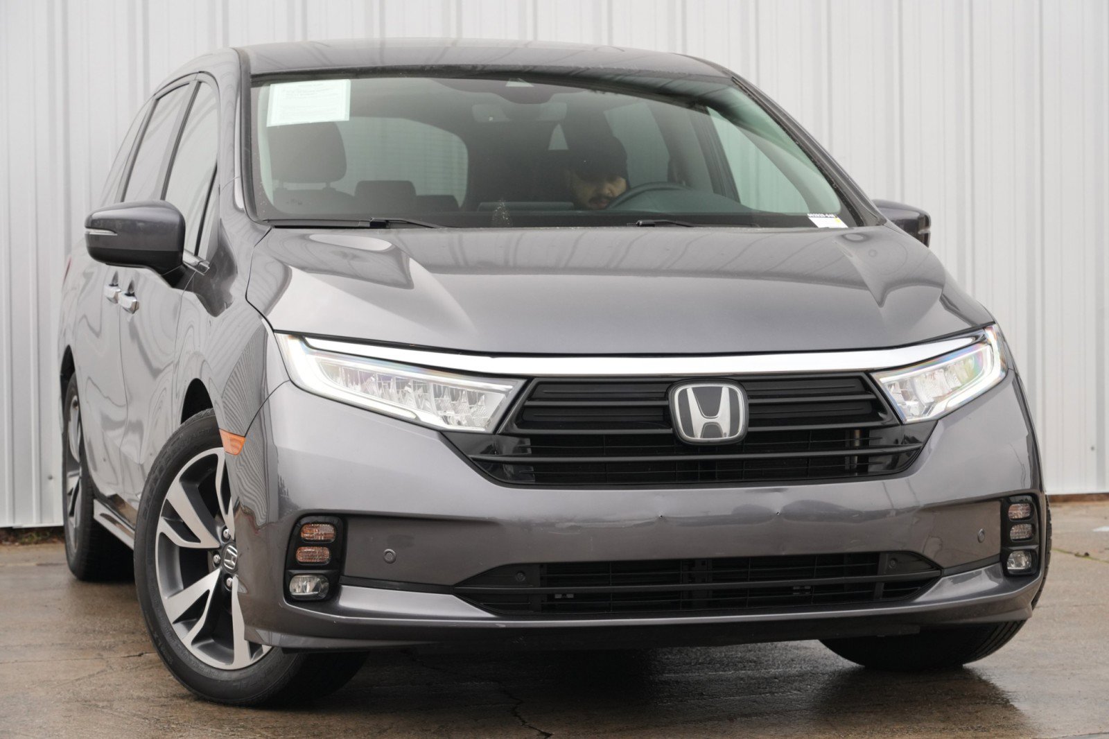 Used 2023 Honda Odyssey Touring image 2