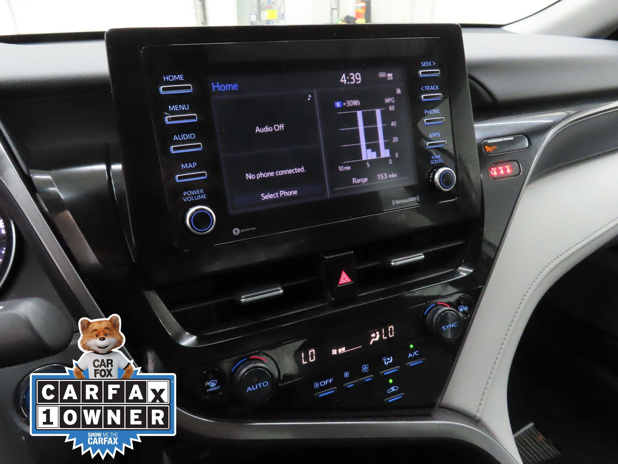 Used 2024 Toyota Camry SE image 16