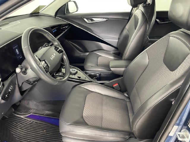Certified 2023 Kia Niro EX w/ EX Cold Weather Package FWD image 2