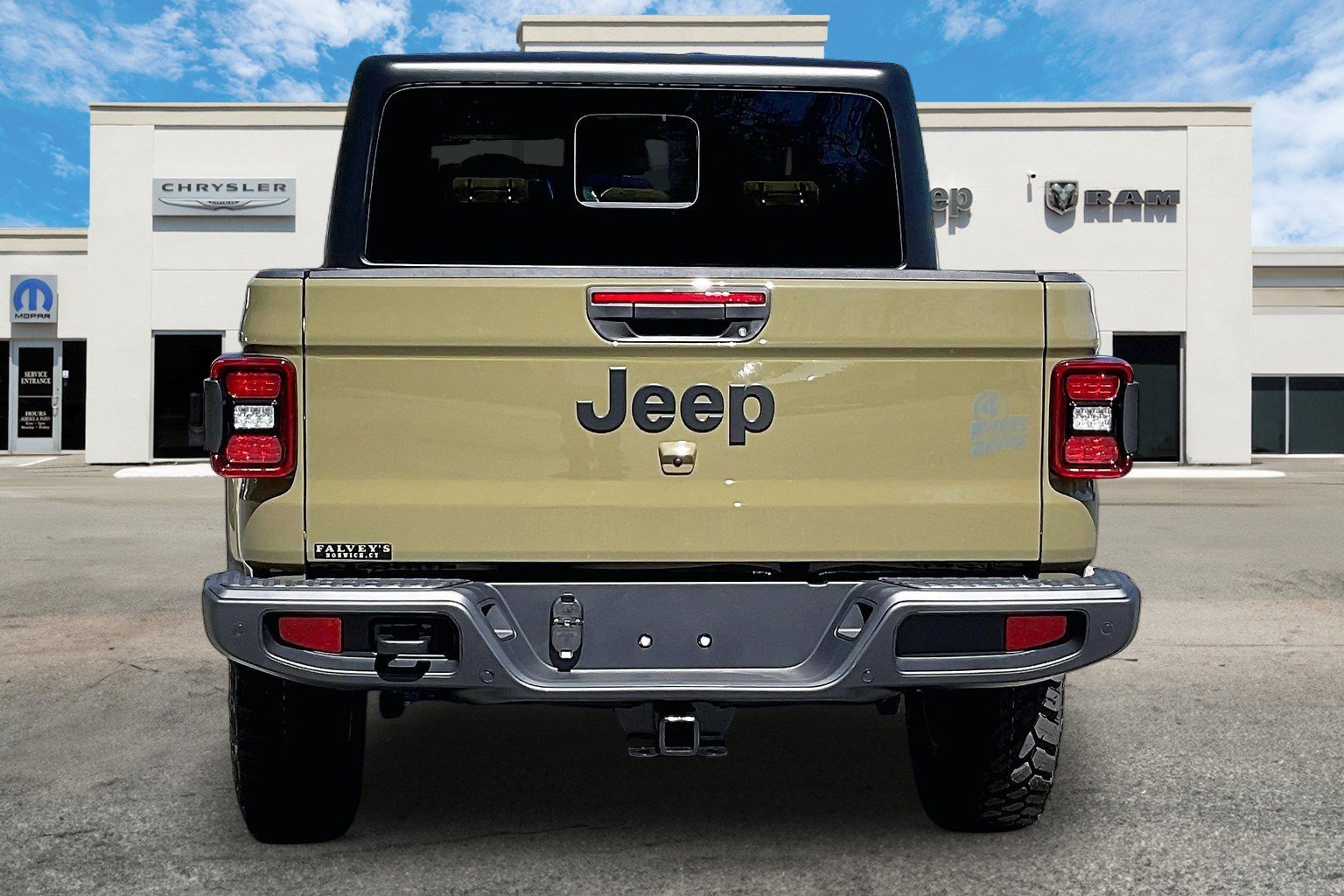 New 2026 Jeep Gladiator Sport AWD/4WD image 4