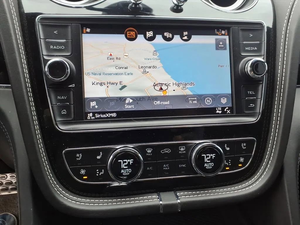 Used 2018 Bentley Bentayga AWD/4WD image 36