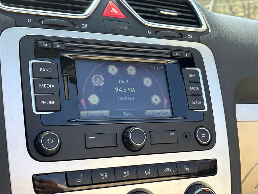 Used 2016 Volkswagen Eos Komfort FWD image 17