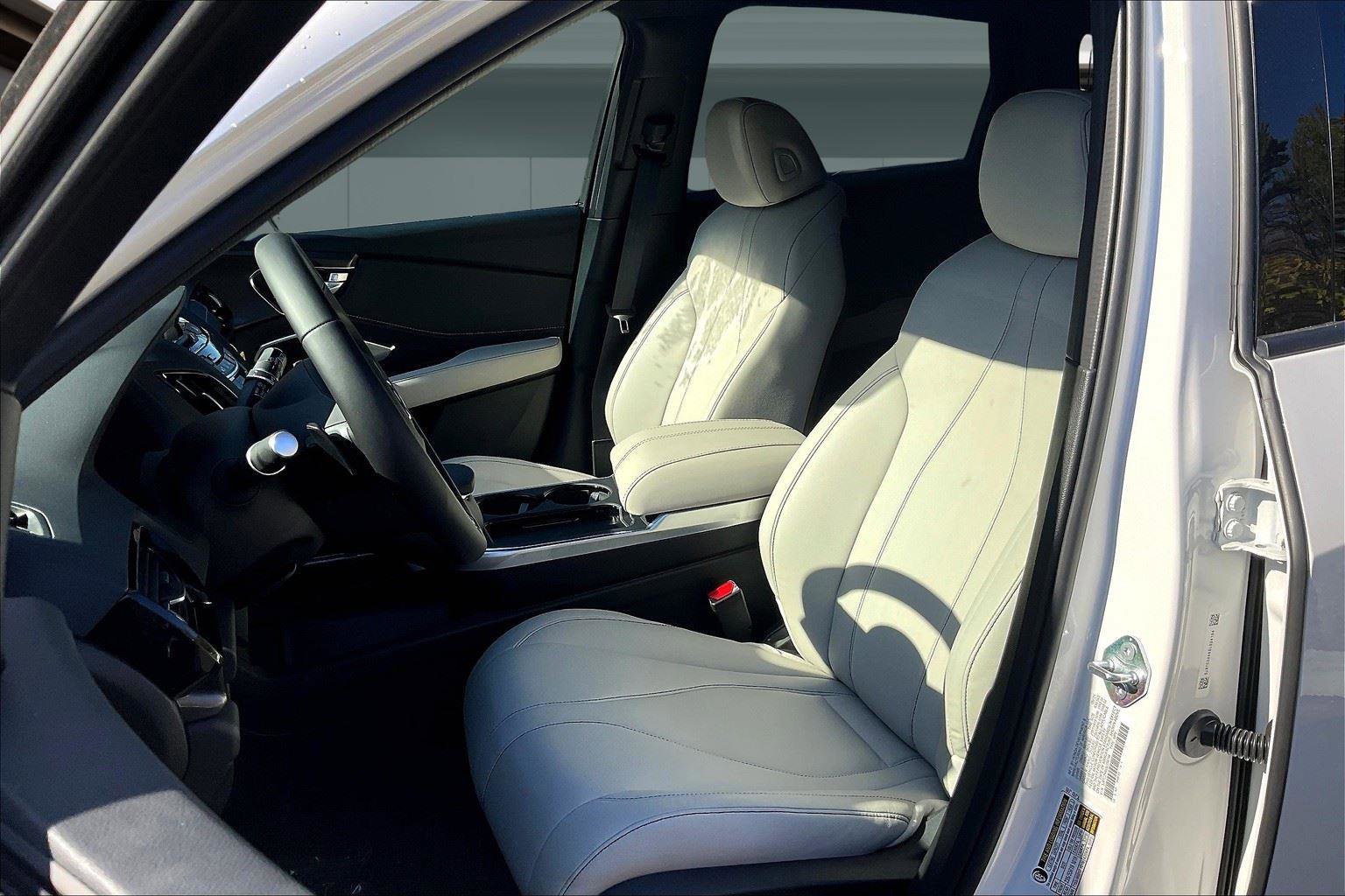 New 2025 Acura RDX SH-AWD image 9