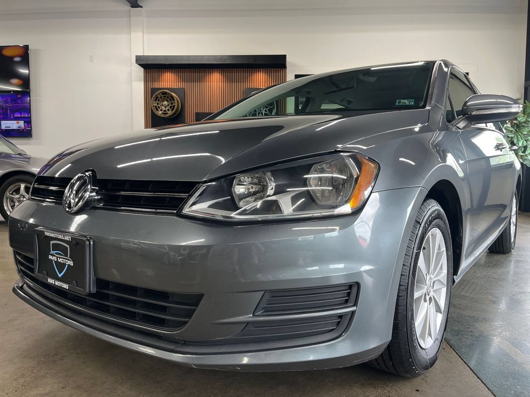 Used 2016 Volkswagen Golf S FWD image 2