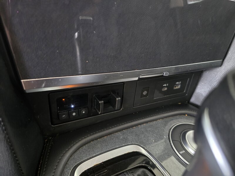 Used 2022 Nissan Armada SV RWD image 28
