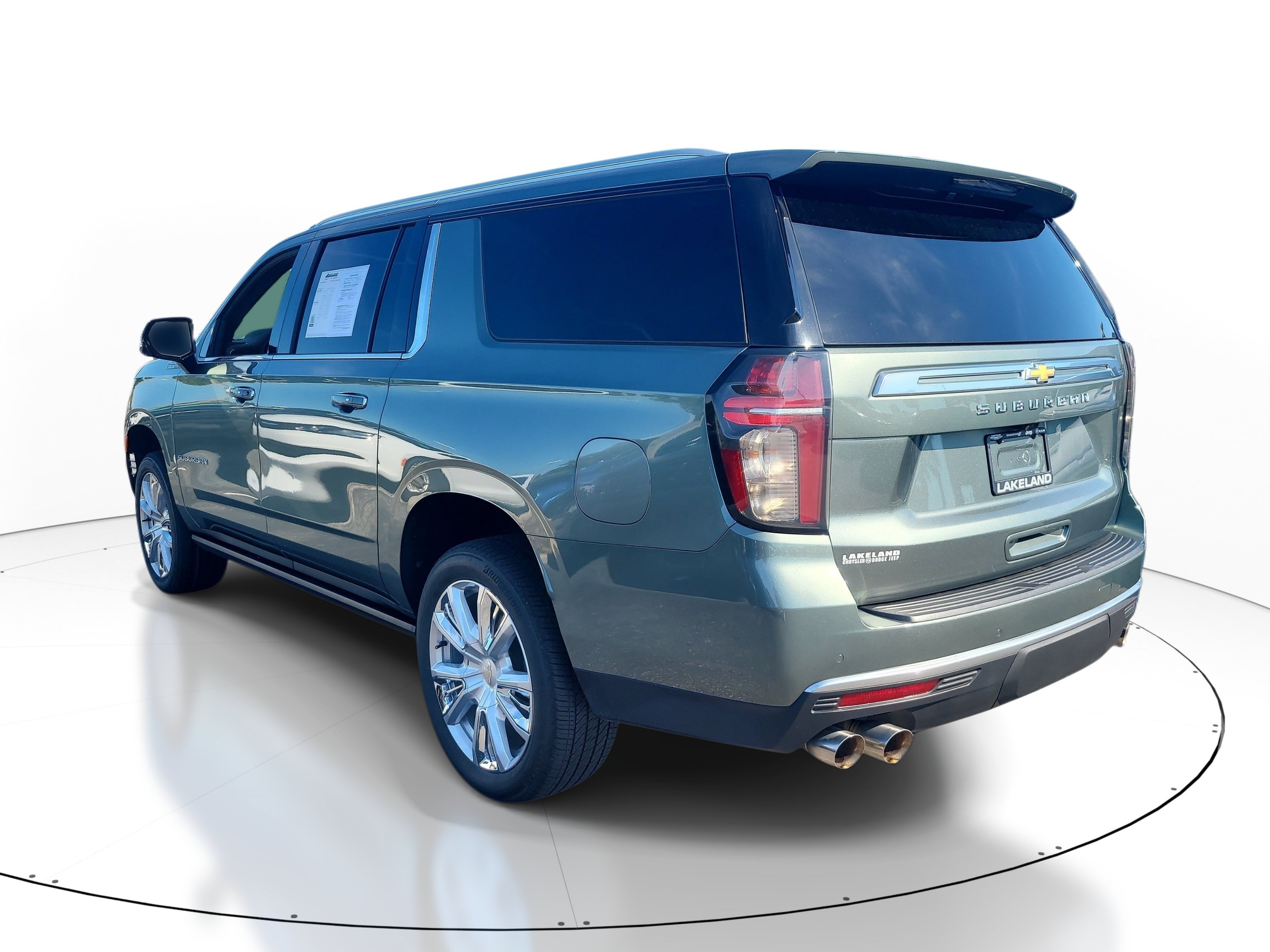 Used 2024 Chevrolet Suburban High Country AWD/4WD image 6