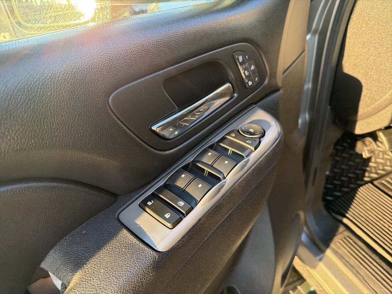 Used 2013 Chevrolet Silverado 2500 LTZ w/ LTZ Plus Package image 38