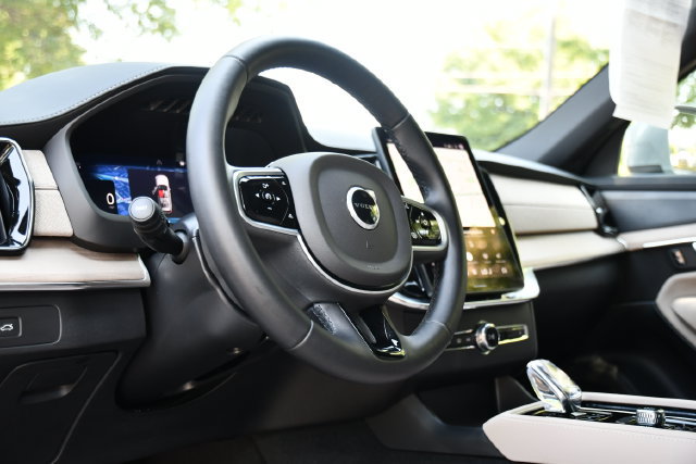 Certified 2026 Volvo XC90 B6 Plus AWD/4WD image 15