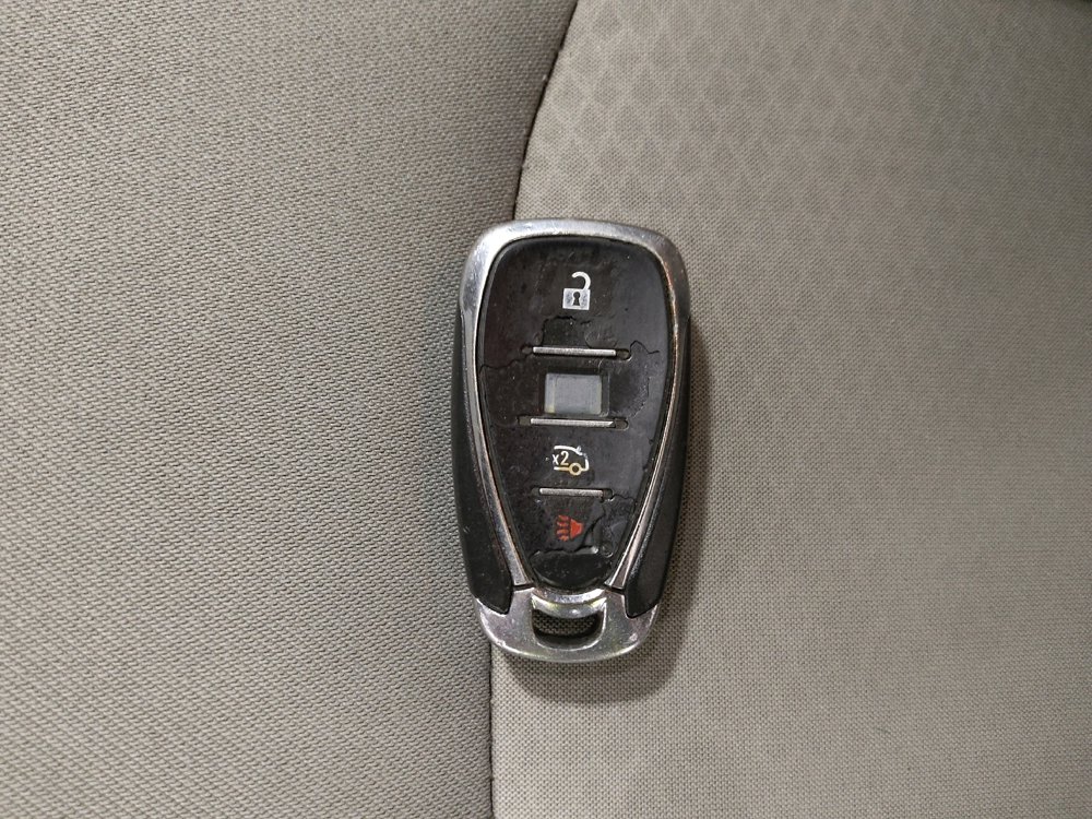 Used 2017 Chevrolet Malibu LT image 32