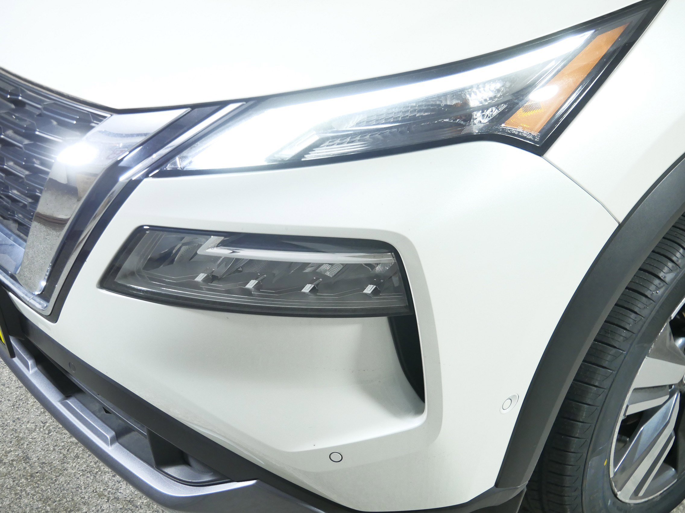 Used 2023 Nissan Rogue SL w/ SL Premium Package image 16