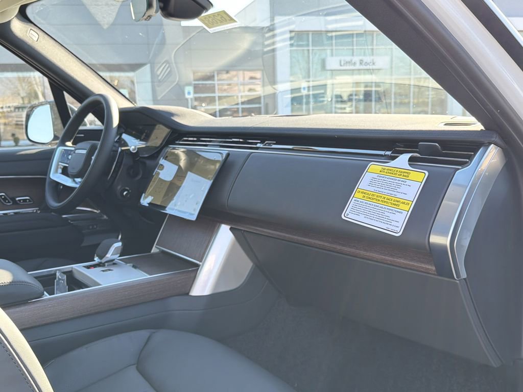 New 2026 Land Rover Range Rover Long Wheelbase SE image 18