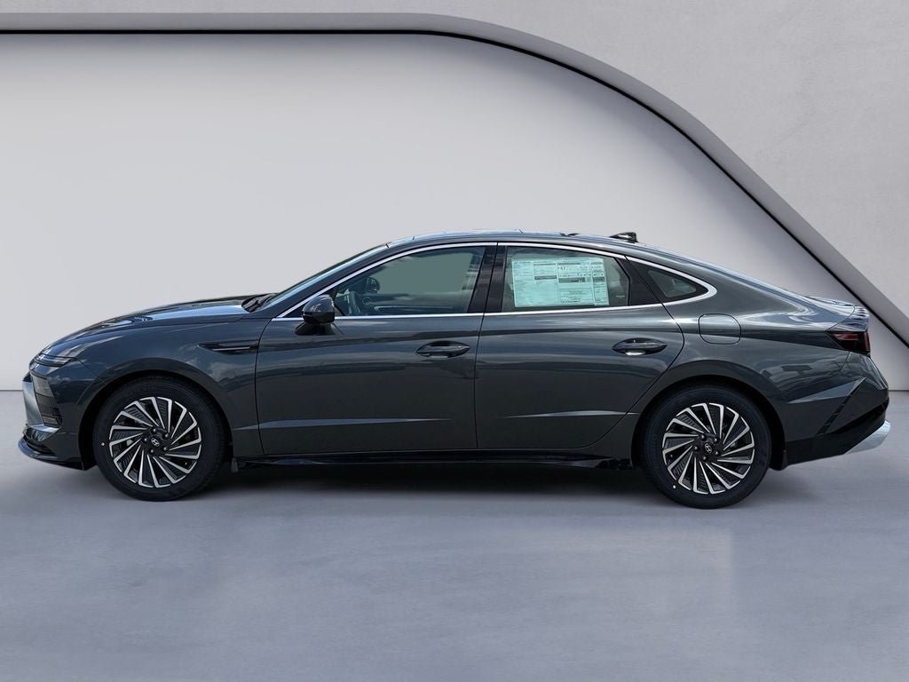 New 2026 Hyundai Sonata Limited FWD image 2