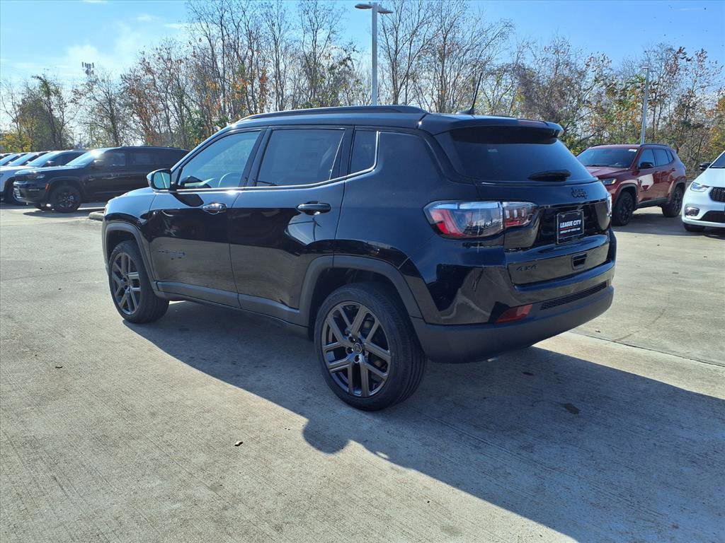 New 2026 Jeep Compass Altitude image 2