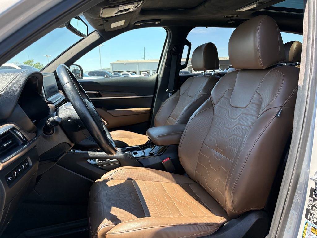 Used 2022 Kia Telluride SX w/ SX Prestige Package image 12