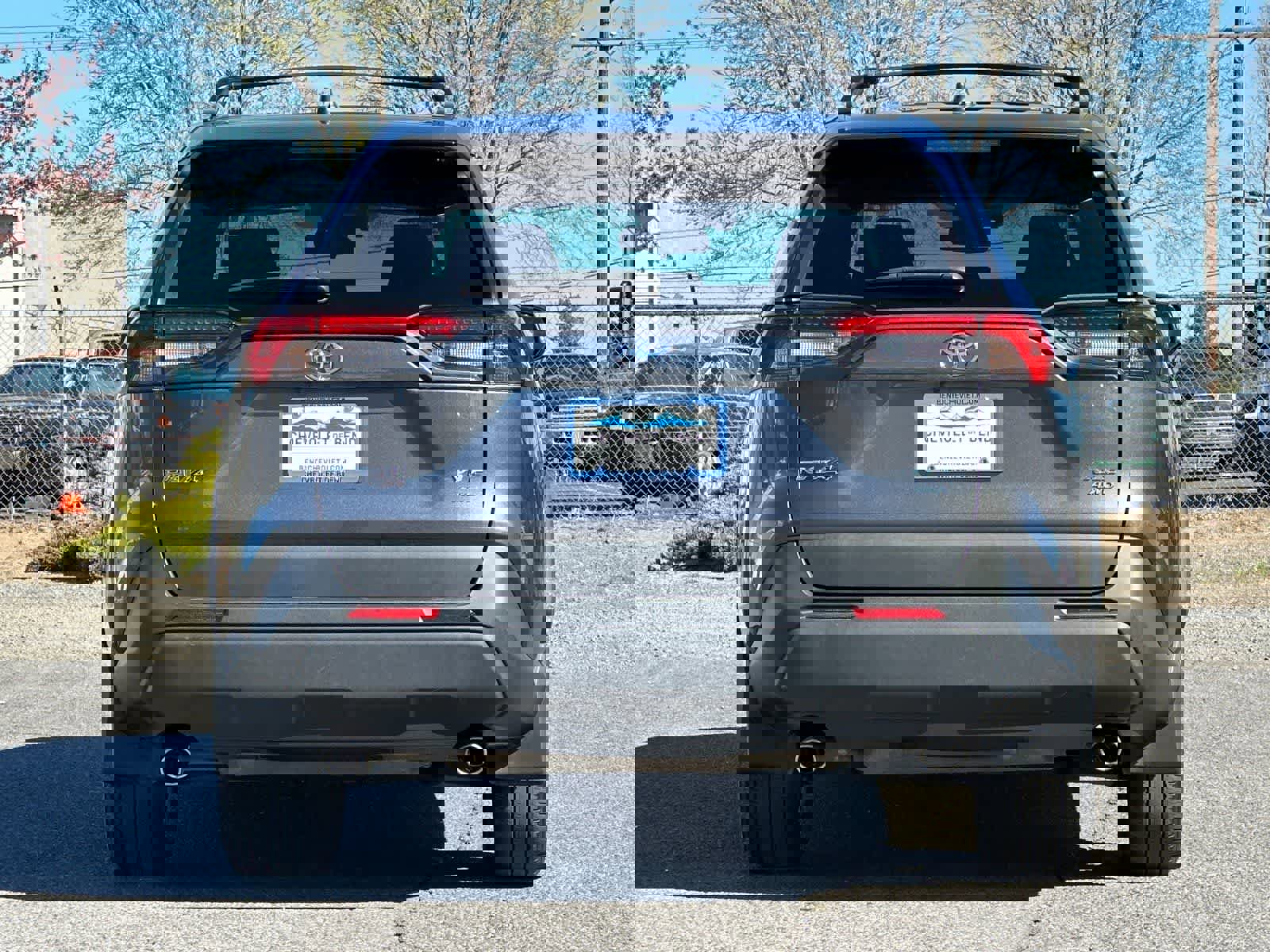 Used 2024 Toyota RAV4 XLE w/ Convenience Package image 7