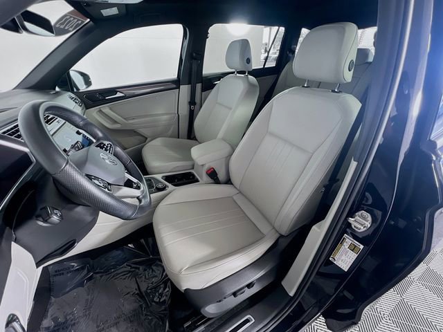Used 2023 Volkswagen Tiguan SE R-Line image 10
