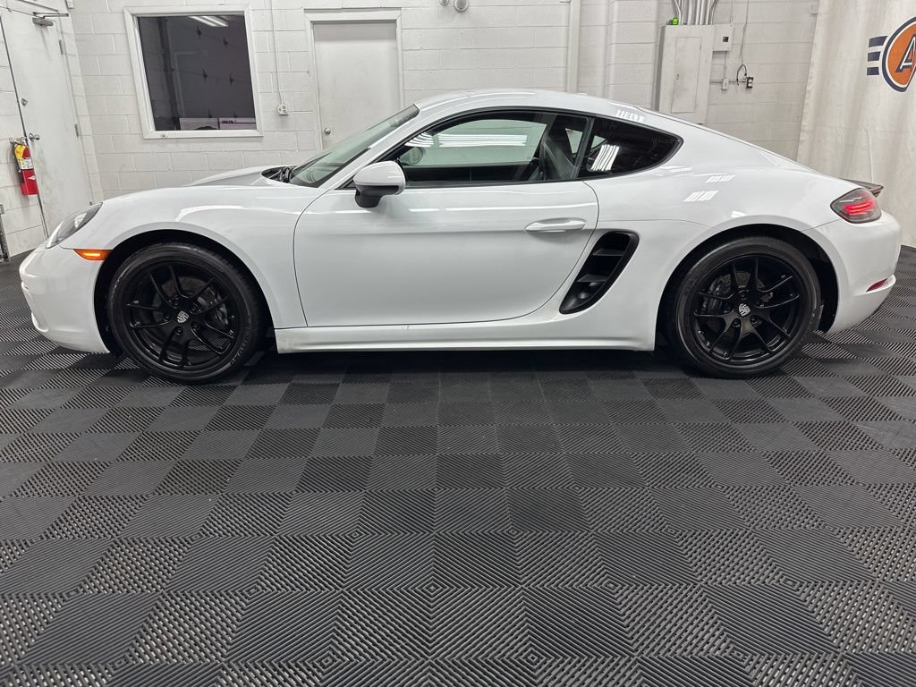 Used 2019 Porsche 718 Cayman RWD image 6