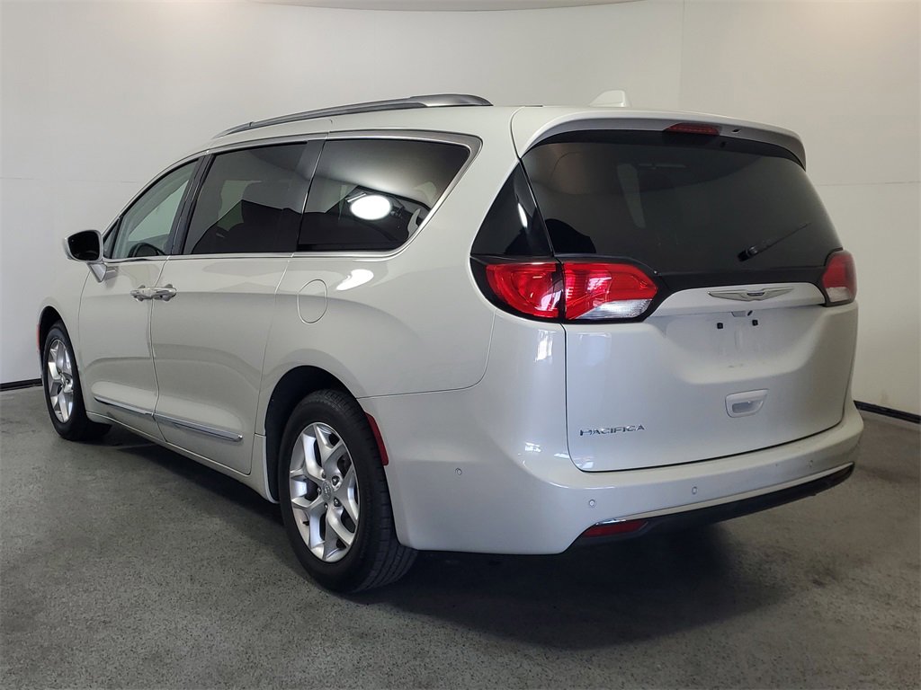 Used 2020 Chrysler Pacifica Touring-L Plus w/ Tire & Wheel Group image 5