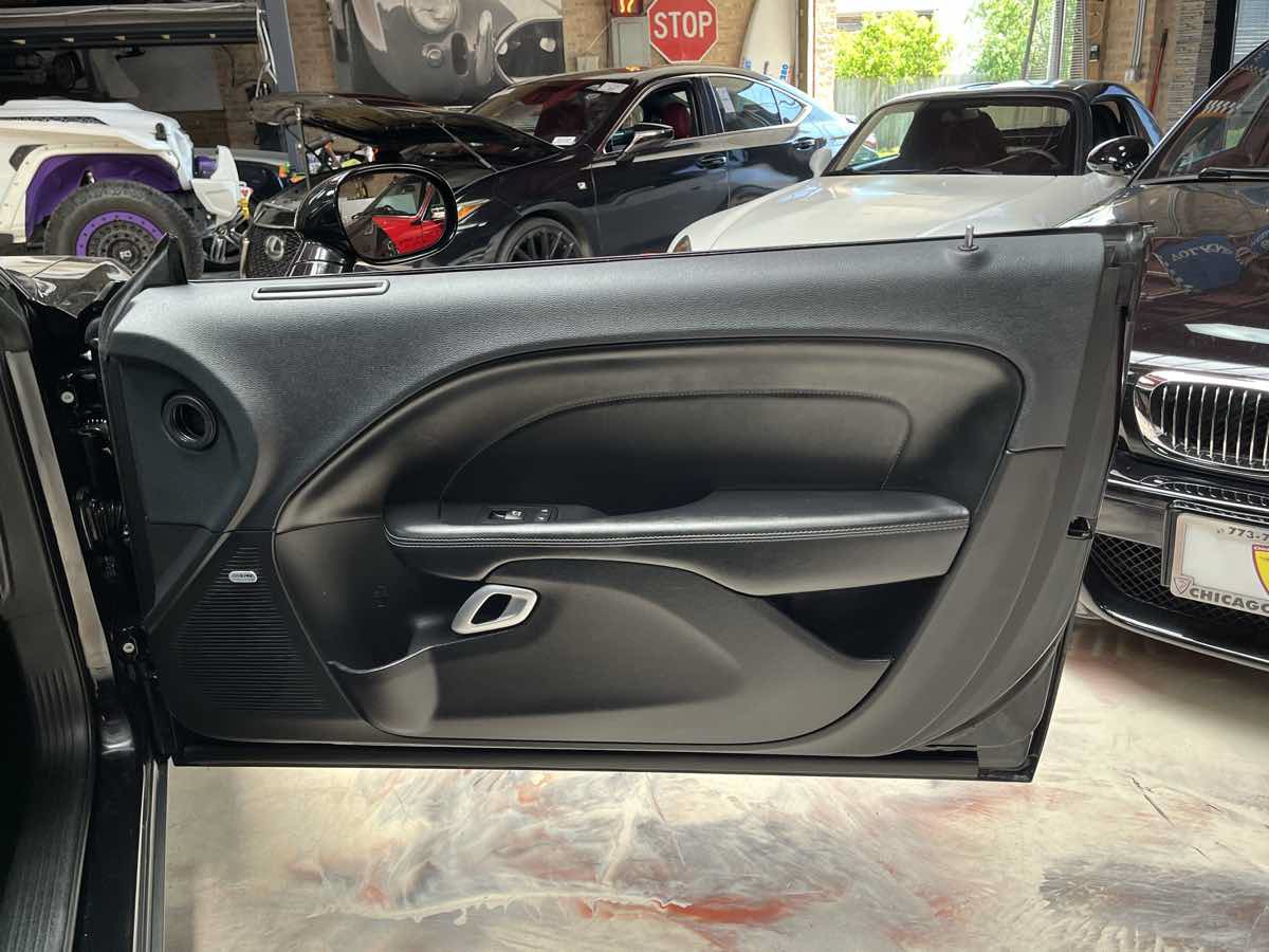 Used 2015 Dodge Challenger SXT Plus RWD image 28