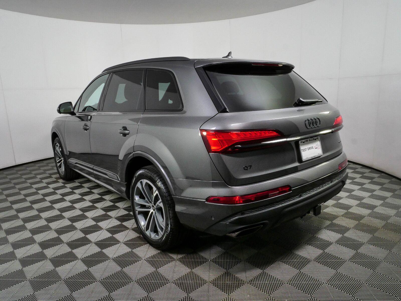 Used 2026 Audi Q7 3.0T Premium w/ Convenience Plus Package AWD/4WD image 30