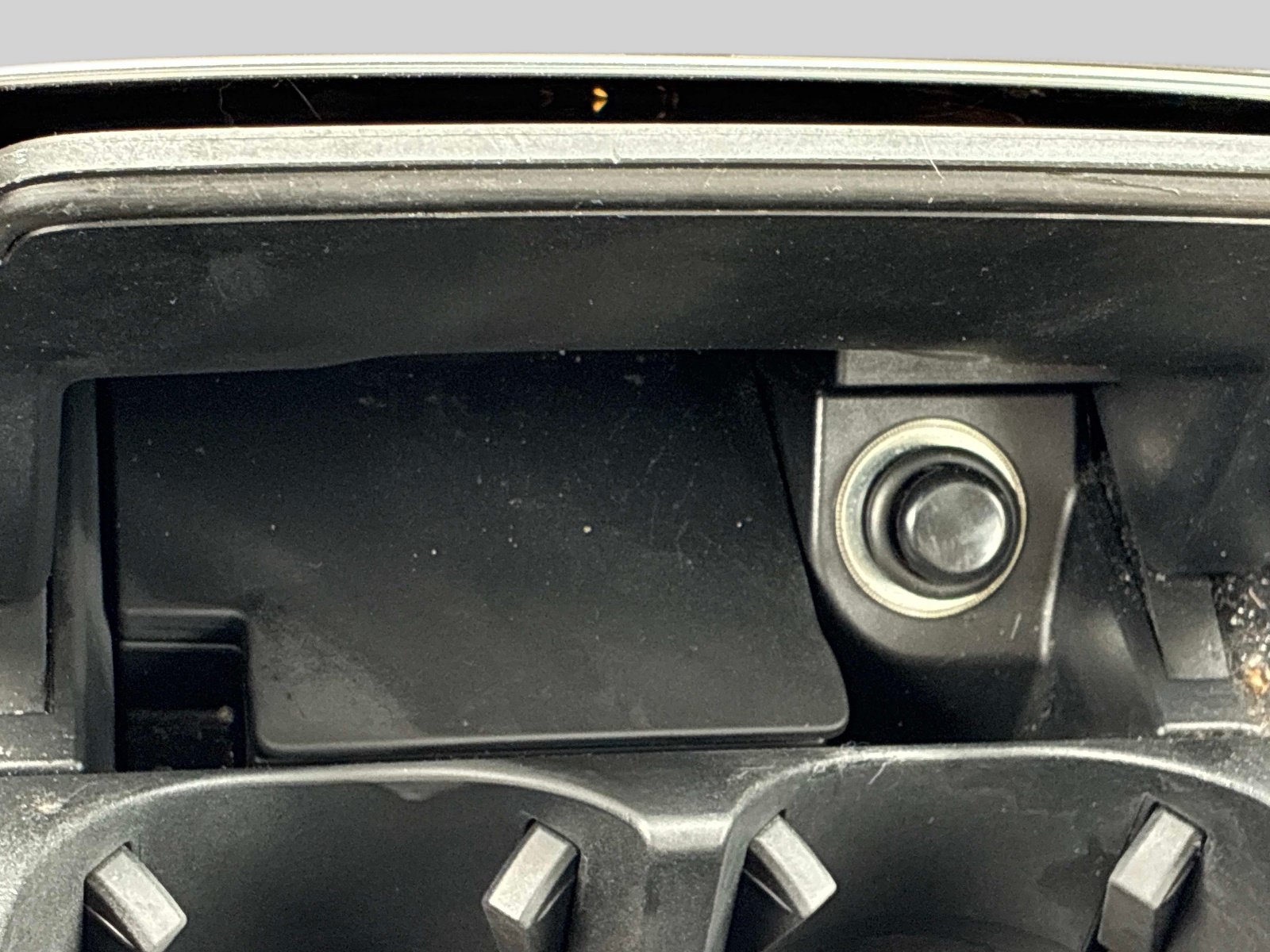Used 2015 Mercedes-Benz C 300 4MATIC Sedan image 32