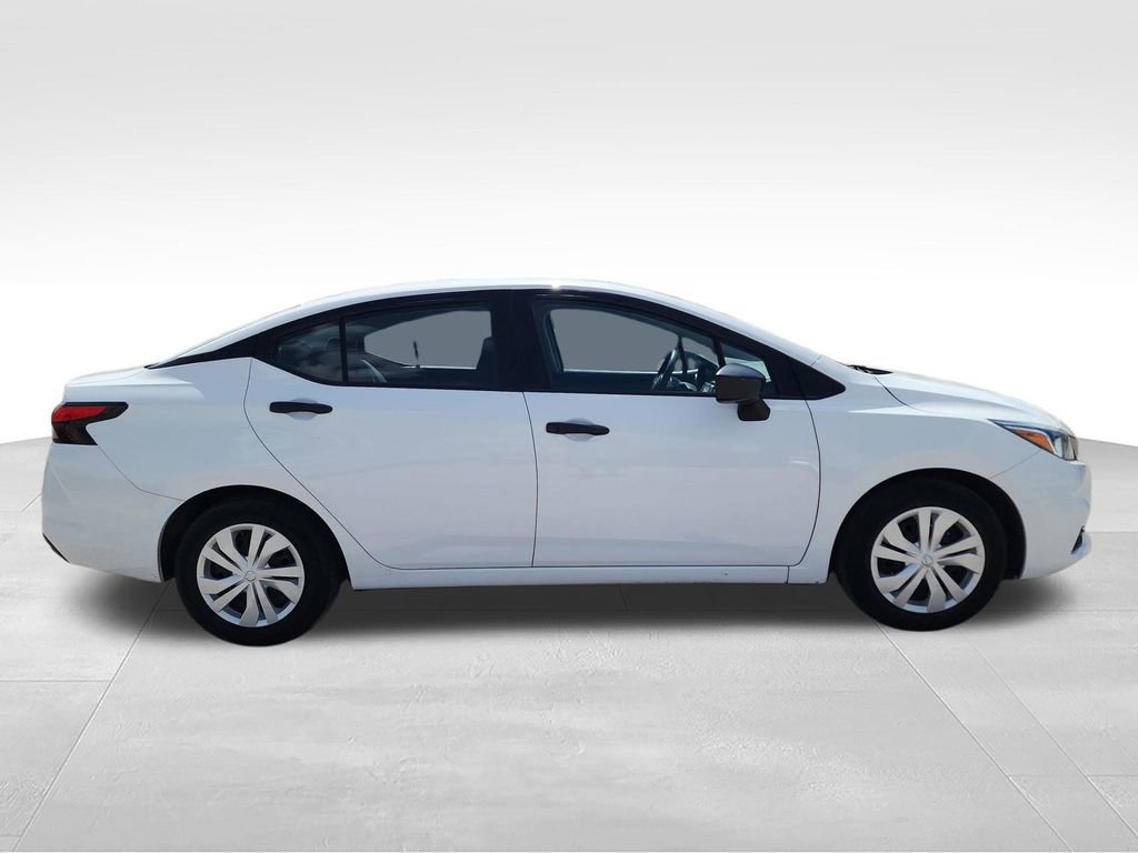 Used 2022 Nissan Versa S FWD image 10