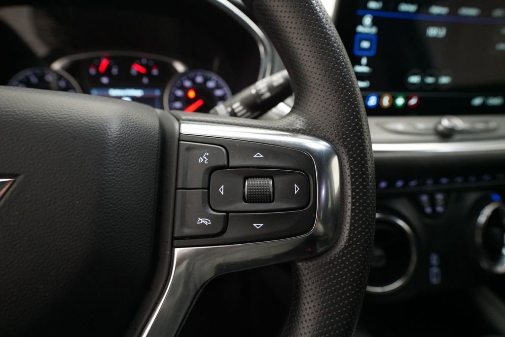 Used 2025 Chevrolet Blazer LT AWD/4WD image 18